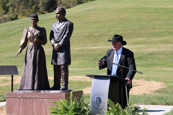 Dr. O.V. Pete DeBusk speaking at the dedication